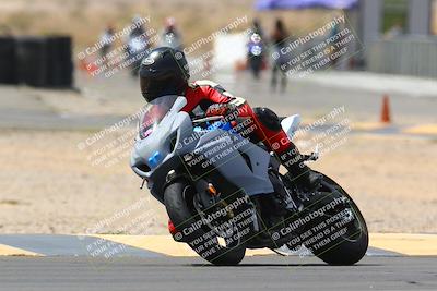 media/Apr-10-2022-SoCal Trackdays (Sun) [[f104b12566]]/Turn 2 (1135am)/